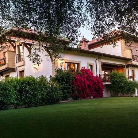 Hotel Posada La Robleda (Adults Only) Арнуэро Экстерьер фото