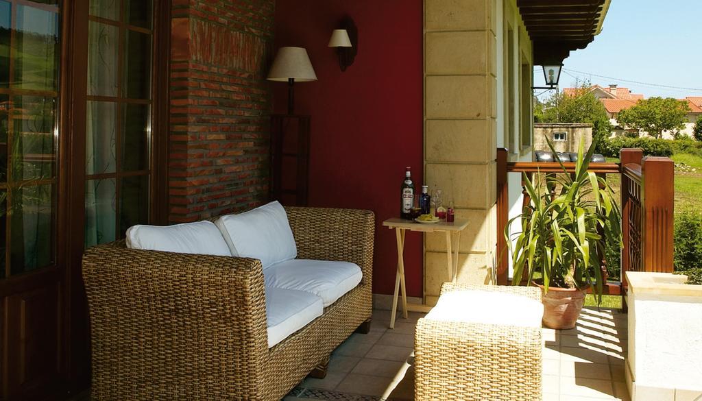 Hotel Posada La Robleda (Adults Only) Арнуэро Экстерьер фото