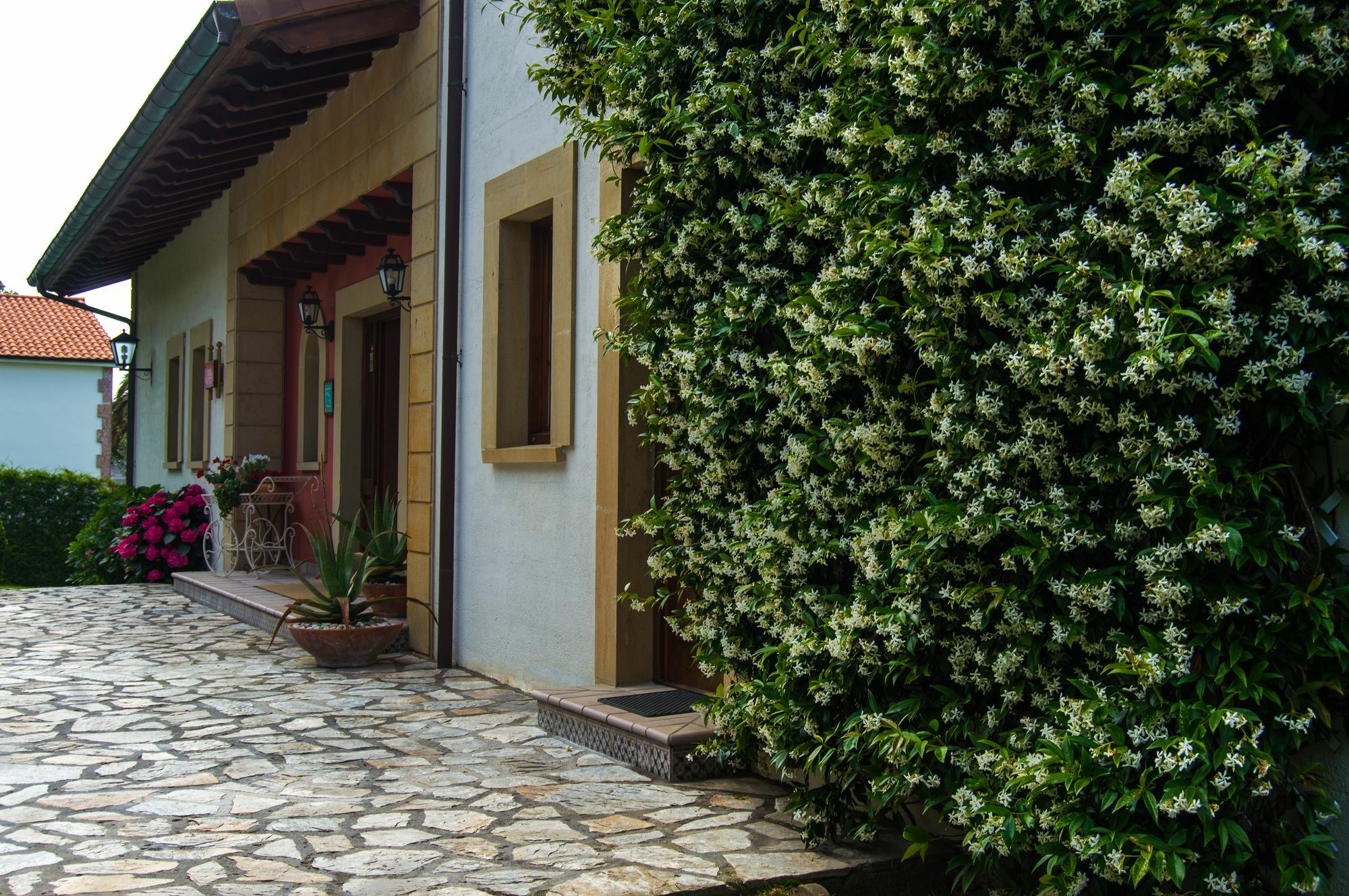 Hotel Posada La Robleda (Adults Only) Арнуэро Экстерьер фото