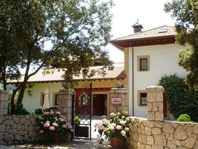 Hotel Posada La Robleda (Adults Only) Арнуэро Экстерьер фото