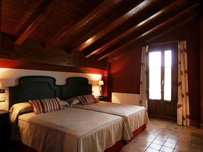 Hotel Posada La Robleda (Adults Only) Арнуэро Экстерьер фото